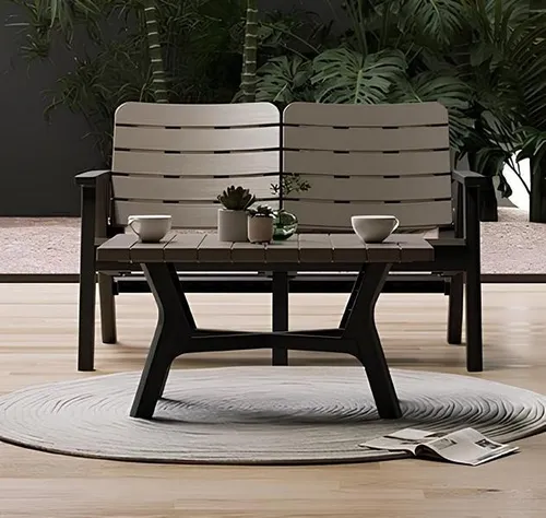 Braune Garten Garnitur 3tlg. - Robuste Holzbank & Designer Loungetisch - Modernes Tisch & Bank Set für die Terrasse, aus langlebigem Holz. Bietet Platz für 2 Personen und überzeugt durch elegantes Design und hohe Funktionalität. Ideal für entspannte Stunden im Freien.