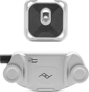 Peak Design Capture Clip mit ARCA Wechselplatte - Silber - Kamerazubehör mit innovativem Clip-Design, ideal zur sicheren Befestigung deiner Kamera an Gurt oder Gürtel für schnellen Zugriff.
