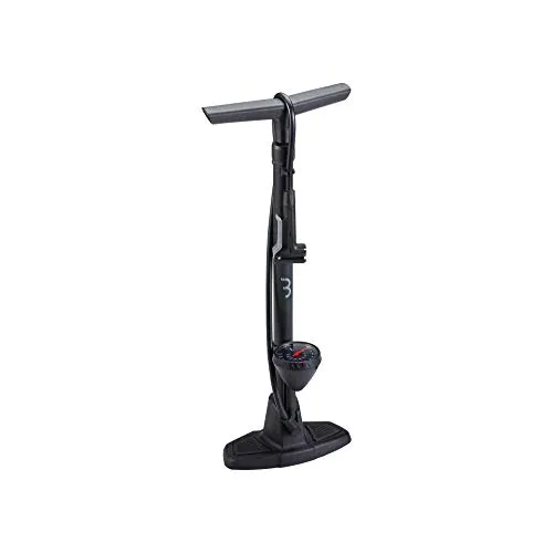 BBB Standpumpe AirWave schwarz - Kompakte Luftpumpe für Fahrräder, leistungsstark mit präzisem Dual-Druckmessgerät bis 9 bar. Ergonomischer Boomerang-Griff sorgt für komfortables Aufpumpen.