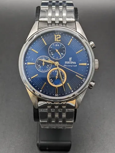 Festina Herren Chronograph Quarz Uhr F20285/3 - Edelstahl-Armbanduhr mit goldenen Zeigern und drei separaten Ziffernblättern, wasserdicht bis 5 bar – perfekt für stilbewusste Herren.