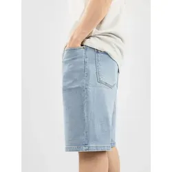 REELL Solid Shorts light blue stone Gr. 33 - Herren-Shorts mit der perfekten Mischung aus Baggy und Regular Fit für optimalen Tragekomfort und lässigen Style.
