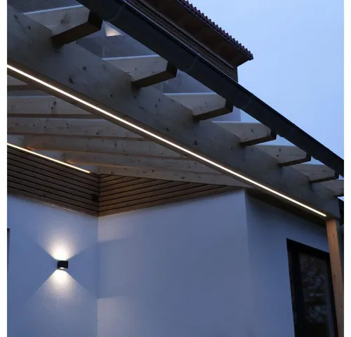 DOTLUX LED-Streifen 48W 10mm 2700K IP66 5m-Rolle - Hochwertiger LED-Streifen für gleichmäßige, warme Beleuchtung. Mit robuster IP66 Schutzhülle und zuverlässiger Secure Solder Connect Technology für langlebige Nutzung. Ideal für kreative Lichtgestaltungen.