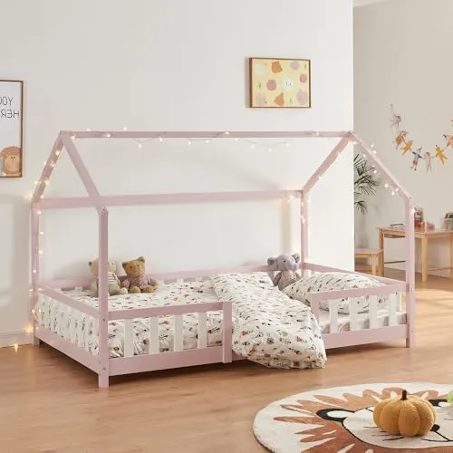 [en.casa] Kinderbett Sisimiut - Hausbett 120 x 200 cm mit Rausfallschutz - Betten für Kinder aus hochwertigem Kiefernholz mit sicherem Rausfallschutz und attraktiver Haus-Optik in Rosa/Weiß, ideal für ein gemütliches Kinderzimmer.