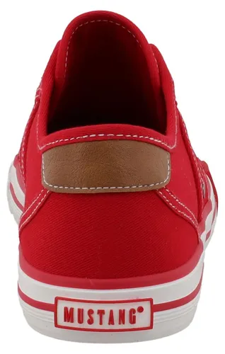Mustang Shoes Slipper rot 37 EU - Stylische Slipper in Rot für Damen, Größe 37 EU. Mit bequemer Gummisohle und offenem Schlupfdesign ideal für den Alltag. Perfekt für entspannte Stunden!