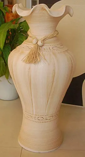 Edle große Vase aus Tonkeramik – Handarbeit aus Portugal - Vasen aus Tonkeramik in beige, Durchmesser 28 cm, Höhe 60 cm – ein einzigartiges Kunstwerk, perfekt für stilvolle Wohnräume.