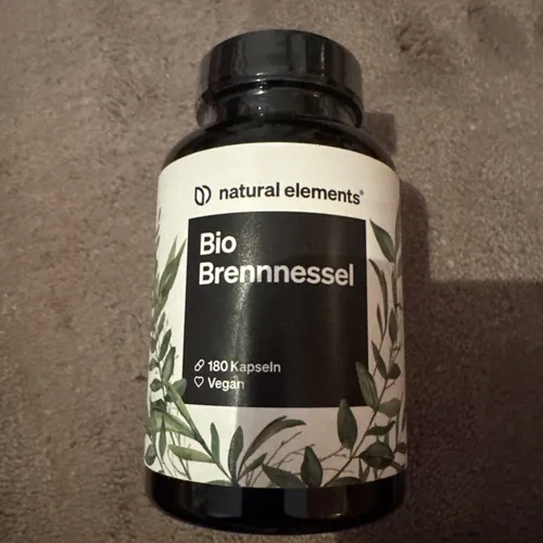 Bio Brennnessel Kapseln – 180 hochdosierte Kapseln - Nahrungsergänzungsmittel mit 10:1 Brennnesselblattextrakt, vegan und ohne Zusätze. In Deutschland produziert und laborgeprüft für höchste Qualität.