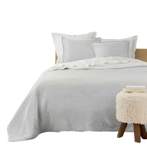 Douceur d'intérieur Tagesdecke MYLENE - Eleganter Bettüberwurf 220x240 cm mit Kissenbezügen, pflegeleicht und ideal für ein stilvolles Schlafzimmer.