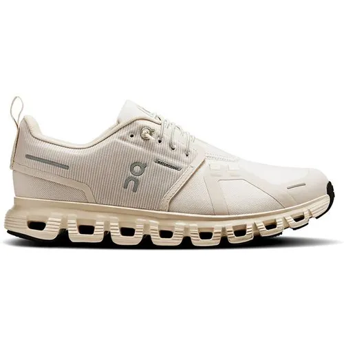 ON Damen Freizeitschuhe Cloud 6 Waterproof - Sneaker mit optimierter Passform und wasserdichter Membran, ideal für nasses Wetter. Perfekt für jeden Alltag und Outdoor-Aktivitäten.