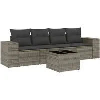 vidaXL 5-tlg. Garten-Sofagarnitur mit Kissen Grau Poly Rattan - Gartenmöbel mit bequemem, einladendem Platz für entspannte Stunden im Freien. Langlebiges PE-Rattan und abnehmbare, waschbare Kissenbezüge für mühelose Pflege.