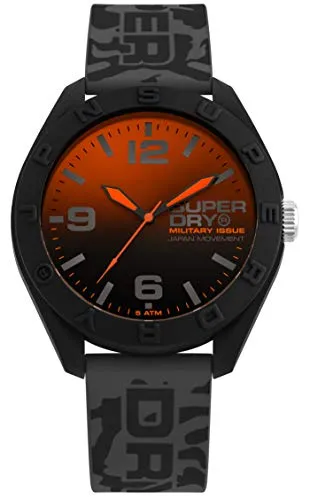 Superdry Quarzuhr Osaka Camo - Stylische Armbanduhr mit 43 mm Gehäusedurchmesser, trendigem Design und hohem Tragekomfort durch leichtes Silikonarmband – ideal für Sport und Alltag.