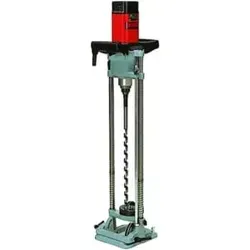 Mafell ZB 600E 240V Tischlerbohrmaschine - Tischbohrmaschine mit 1450 U/min, werkzeugloser Schnellverriegelung und schwenkbarer Fokussiervorrichtung für effizientes Arbeiten und lange Lebensdauer.