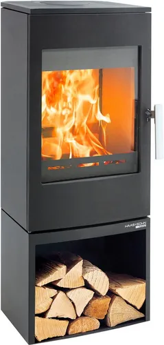 Haas + Sohn Kaminofen INZELL easy, tief-schwarz mit Holzfach - Kaminofen von Haas + Sohn, stilvoll und funktional. Mit praktischem Holzfach und selbstreinigender Scheibe. Perfekt für gemütliche Abende und effizientes Heizen.