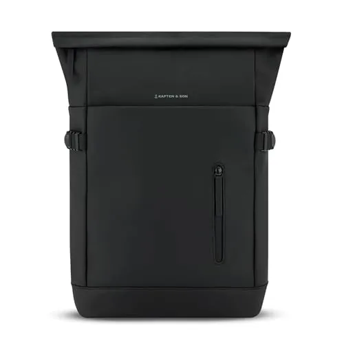 Kapten & Son Helsinki Daypack - All Black - Stylischer Daypack in Toploader-Form mit wasserabweisendem Tech-Außenmaterial; umweltfreundlich dank Innenmaterial aus recyceltem PET und gepolsterten Trägern für optimalen Komfort.