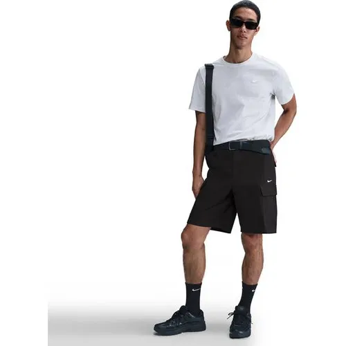 Nike Sportswear T-Shirt M NSW CLUB TEE Regular Fit, Kurzarm, Rundhalsausschnitt XXL (60/62) - Sportliches T-Shirt aus 100% Baumwolle mit Rundhalsausschnitt, ideal für den Alltag. Maschinenwaschbar und mit Logostickerei – bequem und stylisch für jede Gelegenheit.