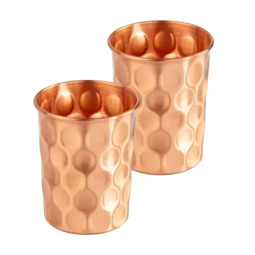 Bodhi Kupferbecher 2er Set | Ayurveda Trinkbecher aus reinem Kupfer | Trinkbecher mit 250 ml Volumen | Wasser Becher mit Design Veredelung | Langlebige Metallbecher | Diamant-Design, gehämmert