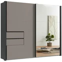 luma-home Schwebetürenschrank Sand mit Spiegeltür - Moderner Kleiderschrank mit 2 Schubladen und Selbsteinzug, ideal für funktionales Stauraummanagement im Schlafzimmer.