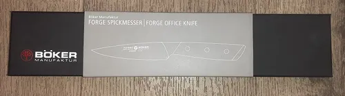 Böker Forge Spickmesser - Schälmesser aus hochwertigem X50CrMoV15 Edelstahl, ergonomisch gestaltet für perfekte Handhabung. Ideal zum Schälen von Obst und Gemüse, bietet Langlebigkeit und einfache Pflege.