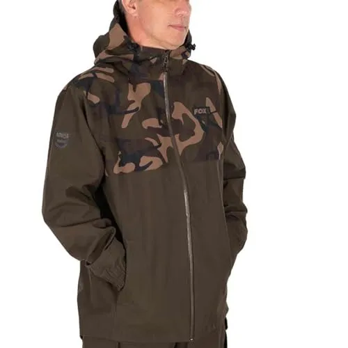 Fox RS25K Khaki/Camo Std Jacket - Hochfunktionale Angeljacke für Angler - Wasserdichte Jacke für Angler mit 25.000 mm Wassersäule. Robustes Material und elastische Bündchen sorgen für optimalen Schutz und Komfort beim Angeln.