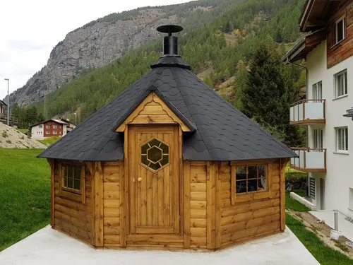 Grillkota Hütte Grillhaus 14,9 m² - Finnisches Grillvergnügen - Skandinavische Grillhütte mit 4 Fenstern, isoliert und langlebig. Ideal für gemütliche Grillabende im Garten, inklusive Holzfußboden und abschließbarer Tür.