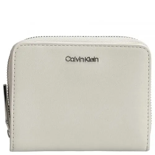 Calvin Klein Women's CK Must MEDIUM Zip Around Wallet K60K611937 - Beige (Chalk) - Damen-Geldbörsen mit elegantem Design und hochwertiger Verarbeitung, ideal für stilbewusste Frauen.