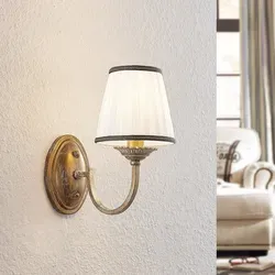Lindby Wandleuchte Lumiel - Vintage Wandlampe in Bronze - Lampen für gemütliche Atmosphäre, ideal für Wohnzimmer, Schlafzimmer und Flur. Hochwertige Verarbeitung und rustikales Design schaffen ein stilvolles Ambiente.