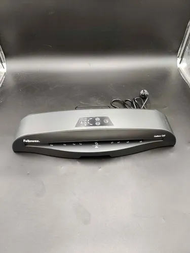 Fellowes Laminiergerät Calibre A3 - Laminiergerät für 80-125 Micron Folien, ideal für professionelle Präsentationen und Dokumentenschutz in Büro und Schule.