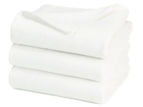 ZOLLNER Duschtücher Waffelpique (3-St), 70 x 140 cm - Hochwertige Badetücher aus 100% Baumwolle, saugstark und pflegeleicht, ideal für Badezimmer oder Strand, elegantes Waffelmuster in harmonischen Farben.