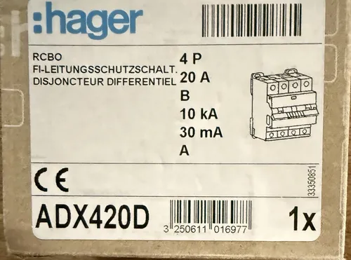 Hager ADX420D FI-LS 4P 10kA B-20A 30mA A - Fehlerstrom-Leitungsschutzschalter 4P für 400 V Drehstromkreise, bietet hohe Sicherheit mit 10 kA Schaltvermögen und einfacher Montage. Ideal für den Einsatz in Wohn- und Gewerbeobjekten.
