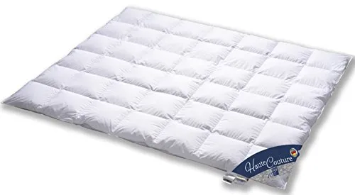 Vitaschlaf TESTSIEGER Haute Couture W3 - LEICHT Sommer Daunendecke 200x200 cm - Premium Daunendecke aus 100% Baikal-Flaum, ideal für Allergiker und ganzjährig nutzbar. Hergestellt in Deutschland mit höchster Qualität und Nachhaltigkeit.