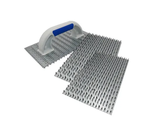 DEWEPRO Edelputzkratzer 250x130 mm mit 2 Ersatzblättern - Hochwertiger Edelputzkratzer 250x130 mm mit gezahnter Metallplatte und 2 langlebigen Ersatzblättern. Ideal für effizientes Abtragen und Egalisieren von Putz. Ergonomischer Griff für komfortables Arbeiten.