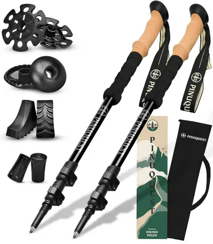 PINUQUEST Trekking-Stöcke mit 4 Aufsätzen – Leichte Teleskopstöcke für jedes Gelände - Wanderstöcke aus Aluminium, verstellbar von 63-135 cm, ideal für Wanderungen, Nordic Walking und mehr. Inklusive 4 Aufsätzen für verschiedene Untergründe und praktische Tragetasche.