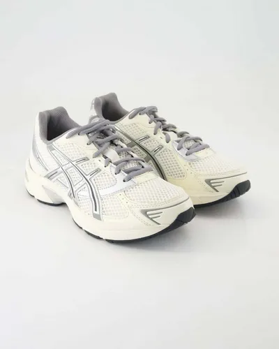 Asics Damen GEL-1130 Sneaker - Cream Clay Grey, 41.5 EU - Damen-Sneaker mit Gummiboden, bequem und lässig. Retro-Design trifft auf moderne Kunstledereinsätze für einen stylischen Look.