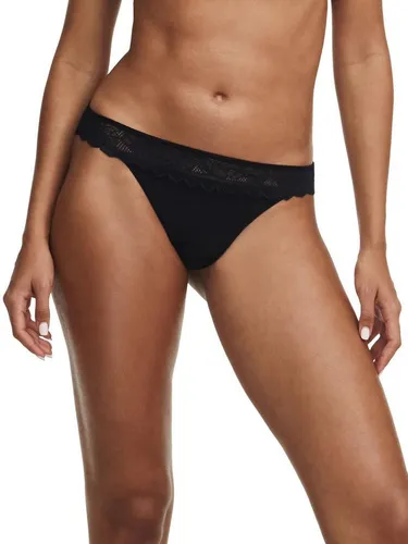 Chantelle Unterhemd FLORAL TOUCH LI UN. TANGA NORMAL schwarz - Elegantes schwarzes Unterhemd mit floralem Design, aus hochwertiger Spitze und Baumwolle für optimalen Tragekomfort und stilvolle Akzente.