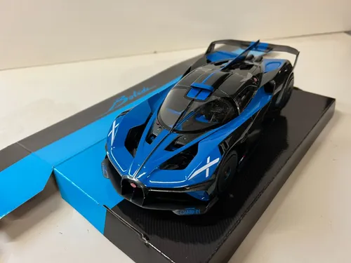 Bburago Bugatti Bolide 1:18 Modellauto - Detailgetreues 1:18 Metallspritzgussmodell des Bugatti Bolide mit beweglichen Teilen, ideal für Sammler und Bugatti-Fans. Ein echtes Highlight für jede Vitrine!