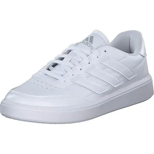 adidas Damen Courtblock Shoes - Flache Sneakers in Cloud White, 38 EU - Damen-Sneaker mit flacher Absatzform und wasserfestem Design, ideal für sportliche Aktivitäten und den Alltag.
