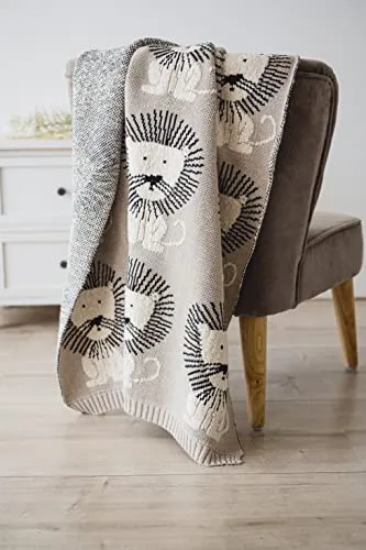 KAISER 65211 LION Babydecke aus 100% Bio Baumwolle - Atmungsaktive Babydecke für Neugeborene, ideal für ganzjährigen Einsatz und schützende, sanfte Umarmung aus organischer Baumwolle.