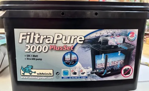 Ubbink Teichfilter Filtra Pure 2000 Plus Set - Teichfilter-Set inklusive Pumpe und UVC-Gerät, ideal für Teiche bis 2 m³, sorgt für klares Wasser und gesunde Teichbewohner.