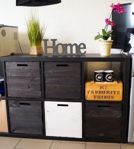 Bücherregale & Bücherschränke aus Massivholz von Kistenkolli Altes Land