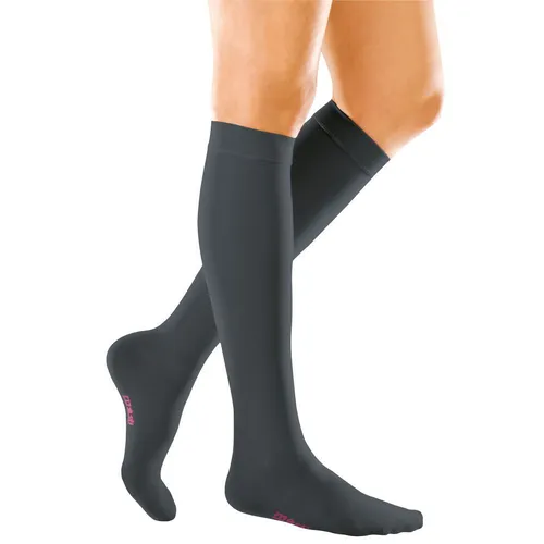 mediven® forte CCL3 AD Kompressionsstrümpfe normal (38-43cm) - Hochwertige Kompressionsstrümpfe zur Unterstützung der Beinpflege bei Venenleiden. Rutschfest und atmungsaktiv für angenehmen Tragekomfort den ganzen Tag.