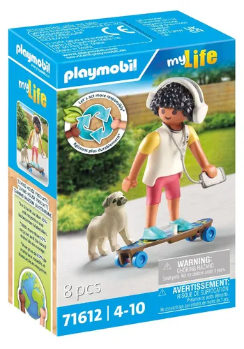 PLAYMOBIL Junge mit Hund - Abenteuerliche Spielfigur für Skateboard und Gassi, ideal für kreative Spielstunden