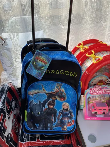 Wisam Koffer Dragons Trolley für Kinder - Praktische Reisetasche mit coolem Dragons-Design, ideal für kleine Drachenfreunde. Geräumig, robust und perfekt für Reisen oder Abenteuer!