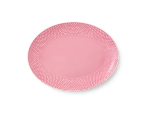 Lyngby Porcelæn Ovale Servierplatte 28.5x21.5 cm - Servierplatten, stilvolle ovale Form in modernem Rosa, entworfen von Stilleben, ideal für kreative Tischgestaltungen und Mix & Match Kombinationen.
