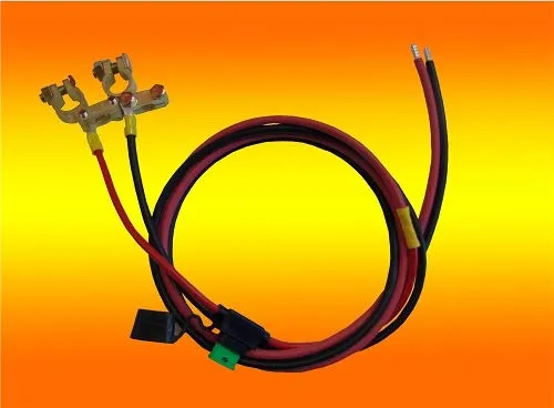 1,5m 4mm² Batterieanschlußkabel mit 20A Sicherung und Polklemmen von bau-tech Solarenergie GmbH