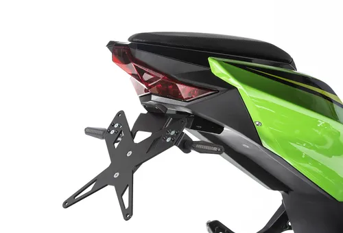 PROTECH X-SHAPE Kennzeichenhalter für KAWASAKI Ninja 400 (18-21) - Schwarz, hochwertiger Kennzeichenhalter für eine sportliche Optik und optimale Anpassung an deine Ninja 400.