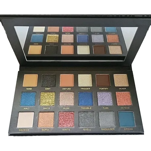 Revolution Pro Eyeshadow New Neutrals Smoked Shadow Palette Eye Make Up Set