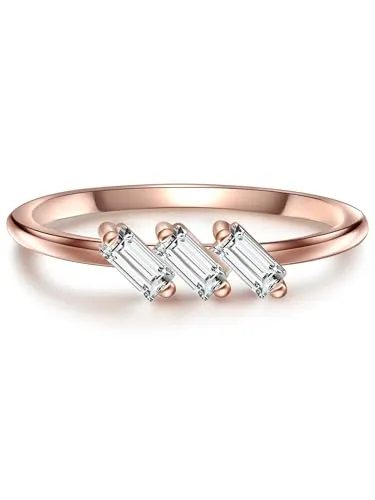 Glanzstücke München Damenring aus Sterlingsilber in Roségold mit Bergkristallen - Eleganter Damenring aus rosévergoldetem Sterlingsilber, besetzt mit drei facettierten Bergkristallen, die neue Energie schenken. Ideal für stilvolle Frauen, die an die Kraft von Edelsteinen glauben.