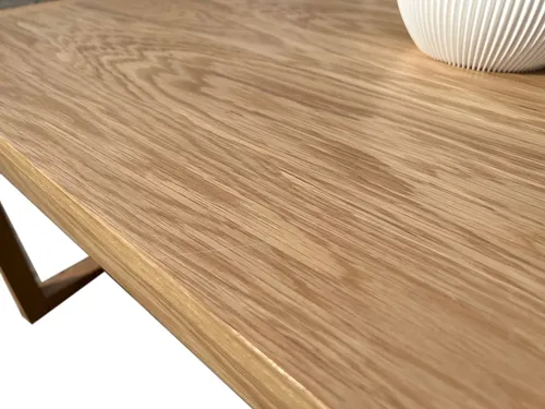 2. Wahl Couchtisch Oslo 110x70x45cm aus Teilmassiv Eiche - Eleganter Couchtisch im dänischen Stil aus hochwertiger Eiche, ideal für Ihr Wohnzimmer. Mit seinen kompakten Maßen bietet er Platz für Getränke und Snacks.