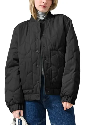QS Gesteppte Jacke im Loose Fit - Stylische gesteppte Jacke aus Baumwollmix, ideal für lässige Outfits. Mit Rundhalsausschnitt, langen Ärmeln und praktischer aufgesetzter Tasche.
