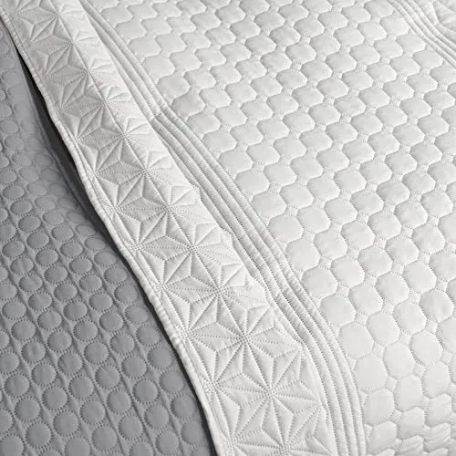 HOMELEVEL Tagesdecke Bett & Sofaüberwurf Bettüberwurf Sofa Tages Decken Betthusse XXL Decke Überwurf (170cm x 220cm, Weiß/Grau gemustert)