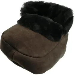 Kuschliger Fußsack aus echtem Lammfell